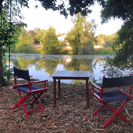 Nyaraló Le Dort'thouars - Bord De Riviere Et Bain Nordique